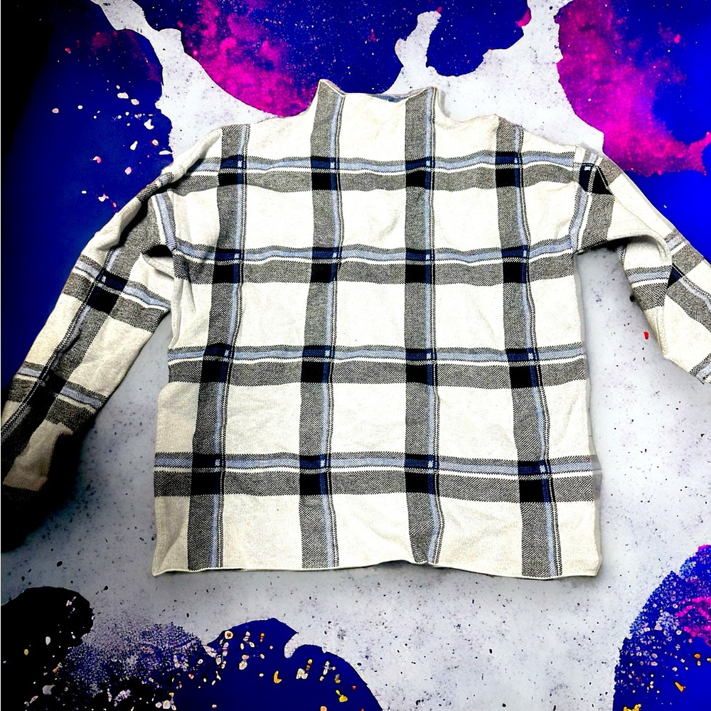 Tahari pull over sweater